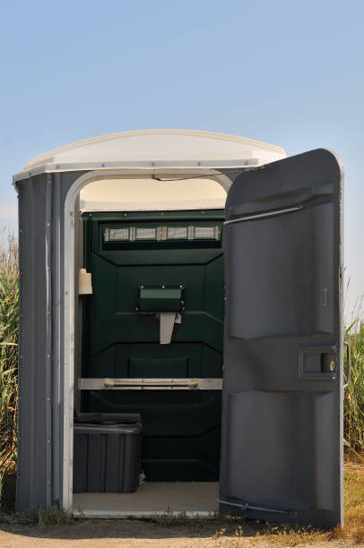 Porta potty delivery and setup in Genesee, CO